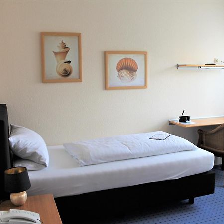 Alleehotel-Eschen Aurich Room photo